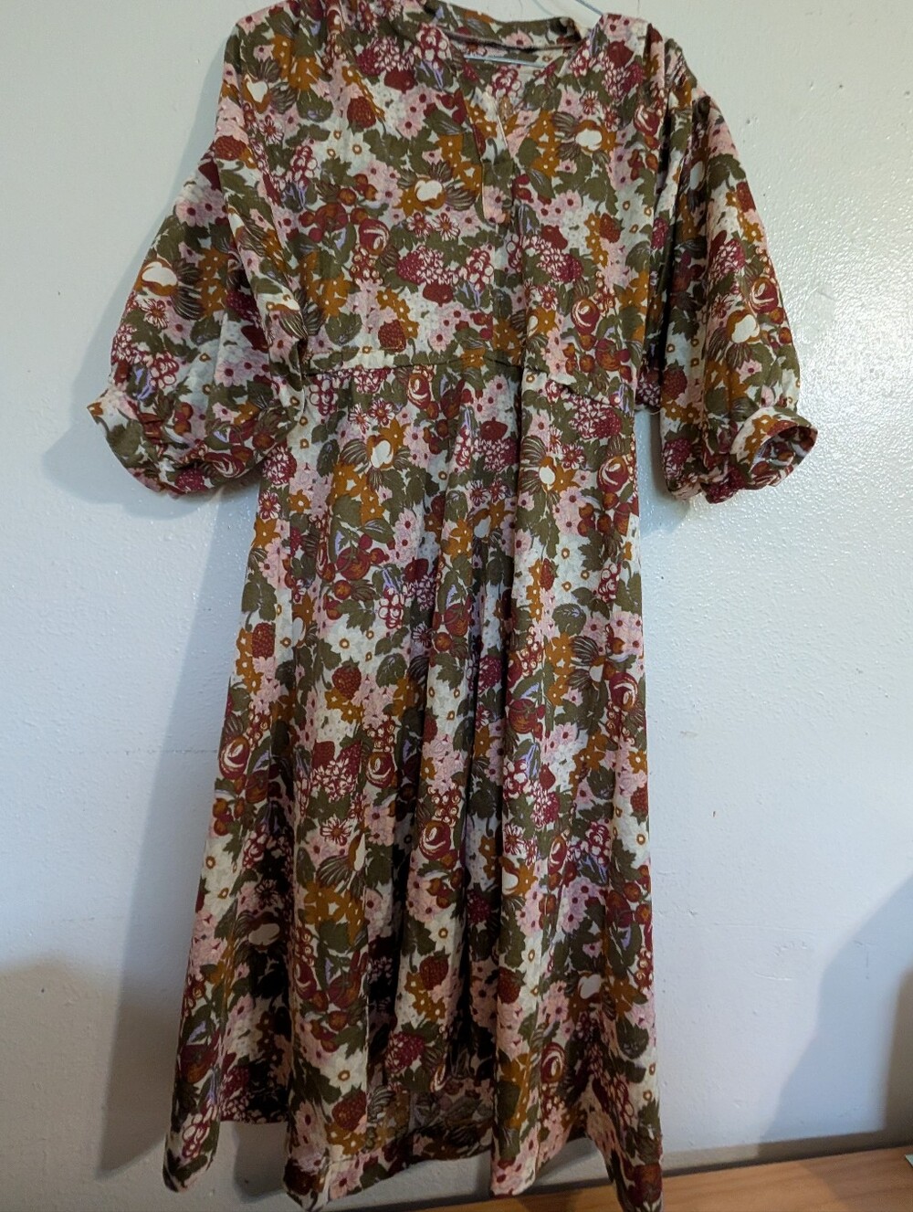 Vintage 1960s Brown Floral Berry Pattern Summer Dress Midi Boho Button Sleeve